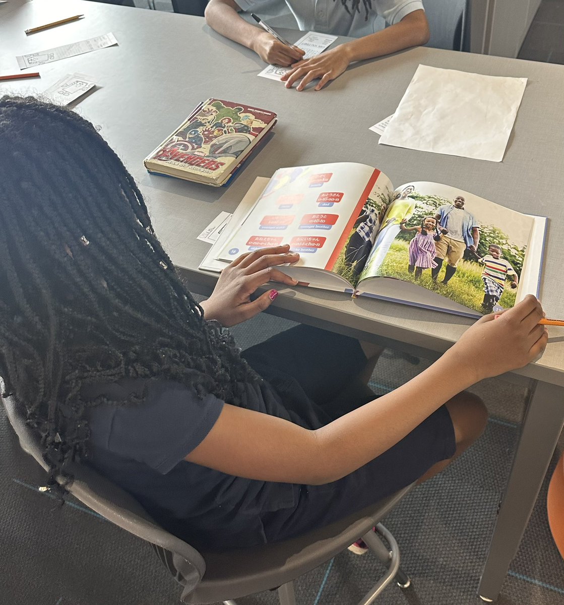 Shelton_Reads's tweet photo. Daily reading is such an important part of learning! Love seeing our SHINING students enjoy their books in the library! 📖 #SheffieldSHINES https://t.co/TYpFZeTaQF