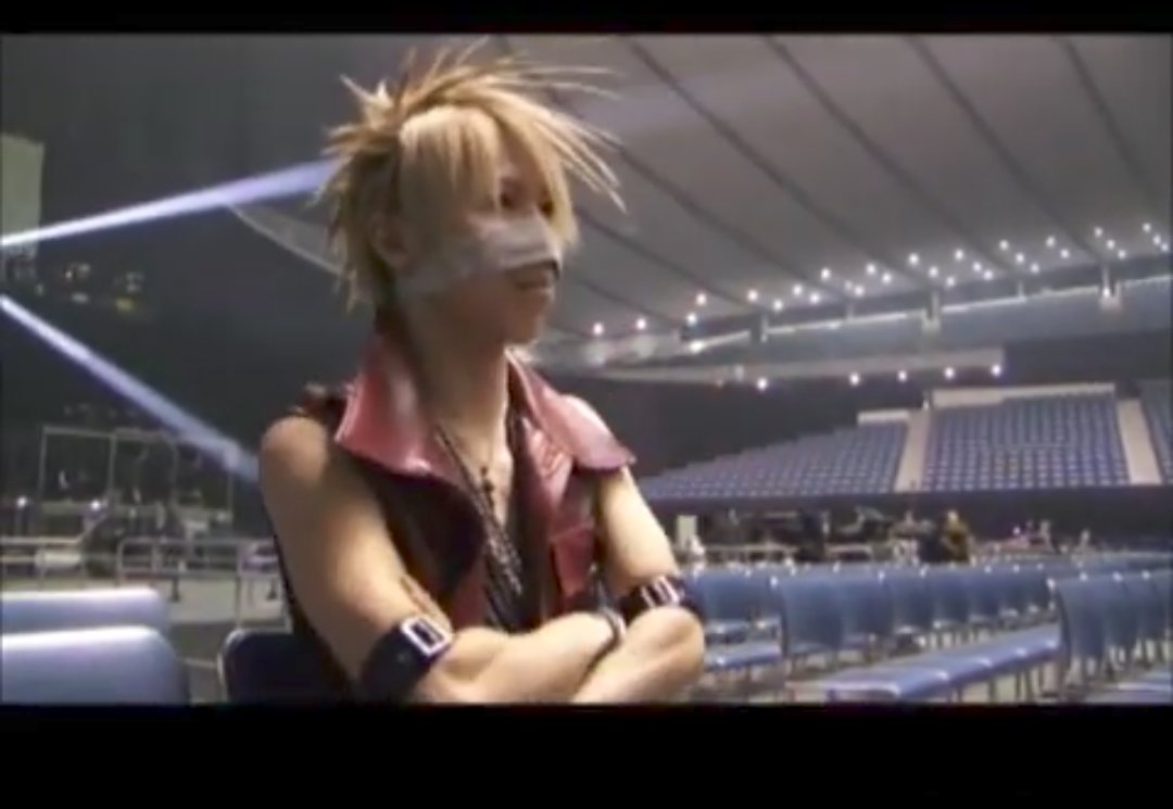 __arrhythmia's tweet photo. "Tu asiento siempre estará disponible"
"Asiento C-6-61" 
"Ven a vernos al live desde el cielo" https://t.co/mC8yGcKVT6
