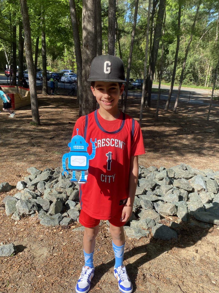 Kelvin has been loving the beautiful weather! They've bene climbing trees, hanging out with students outside, and enjoying some of our playground equipment. Don't forget that STEAM Night is tomorrow (4/18) from 5:00-6:30pm! @EphesusPTA @chccs @ncscifest