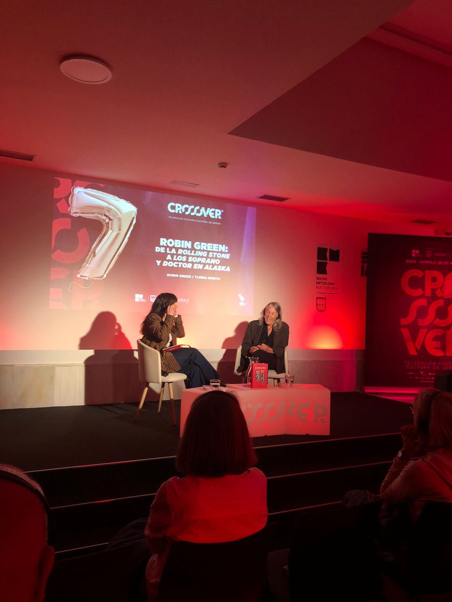 goizanealvarez's tweet photo. Esta tarde en @KMKulturunea y como aperitivo de lo que viene con @CrossoverSeries la semana que viene hemos tenido la visita de #Robingreen guionista de éxitos como Los Soprano o Doctor en Alaska. También se ha inaugurado la exposición de Iñaki Aliste Lizarralde Behind theScreens https://t.co/NYlpJw0UkQ