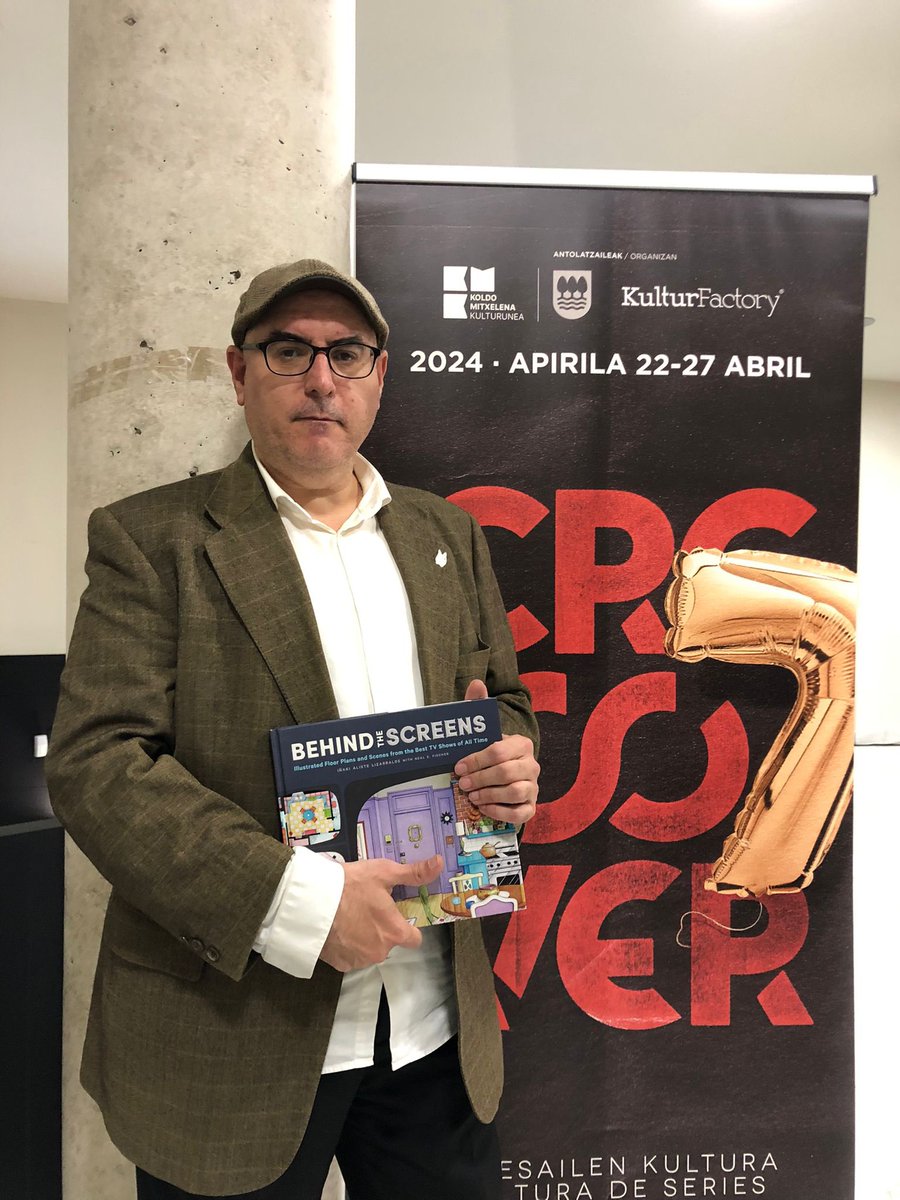 goizanealvarez's tweet photo. Esta tarde en @KMKulturunea y como aperitivo de lo que viene con @CrossoverSeries la semana que viene hemos tenido la visita de #Robingreen guionista de éxitos como Los Soprano o Doctor en Alaska. También se ha inaugurado la exposición de Iñaki Aliste Lizarralde Behind theScreens https://t.co/NYlpJw0UkQ