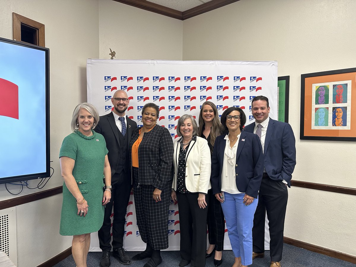 It’s always great catching up with retired educators and legends from ⁦@Midland_ISD⁩ - thank you Paula Edwards and Karen McAfee for joining us at the press conference today to introduce Mr. Beau Garza as our new Executive Director of Fine Arts!