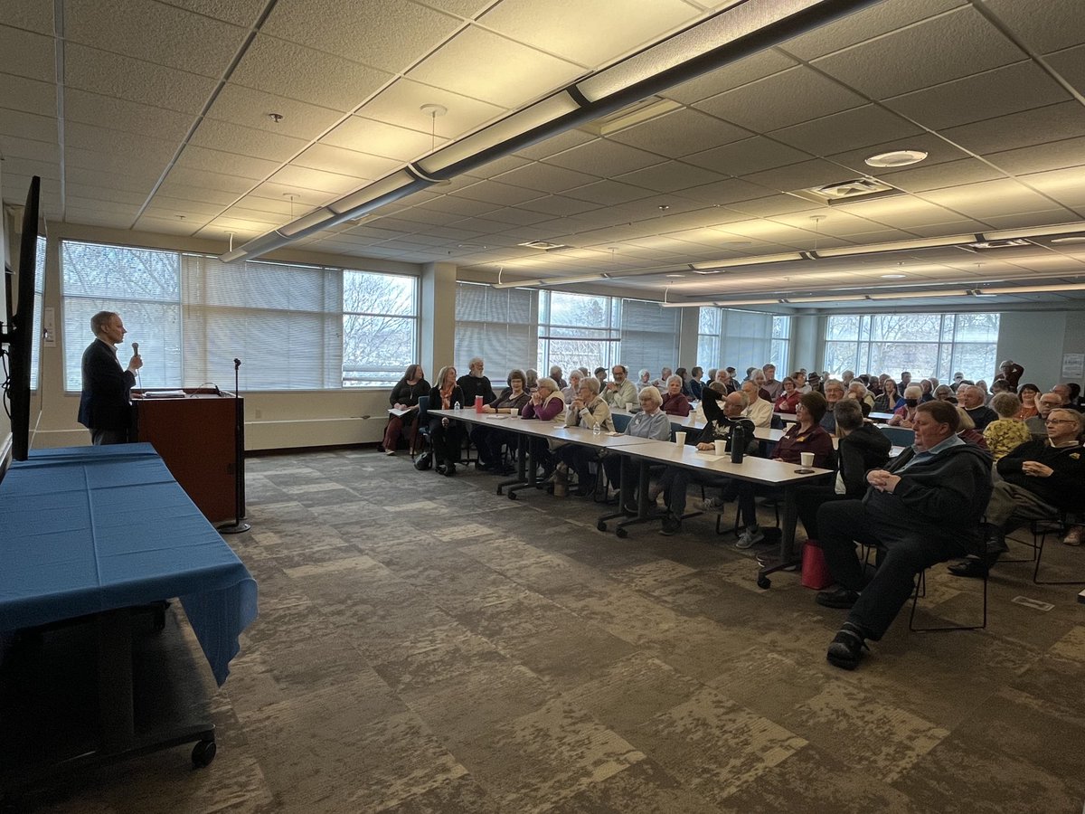 Always great to be in Willmar - this time as part of the “Hot Topics” speaker series hosted by the League of Women Voters @lwv. A wonderful audience of local leaders who are excited about strengthening democracy. 🗳️ 🇺🇸