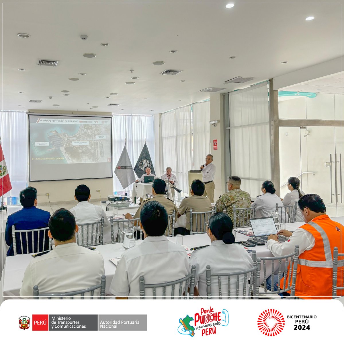 APN_PuertosPeru's tweet image. 👷 #Ilo | La #APN viene desarrollando el Foro Taller Regional PBIP y Seguridad - llo 2024, evento que reúne a los Oficiales de Protección de las Instalaciones Portuarias #OPIP, responsables de la seguridad portuaria y autoridades competentes de la localidad.