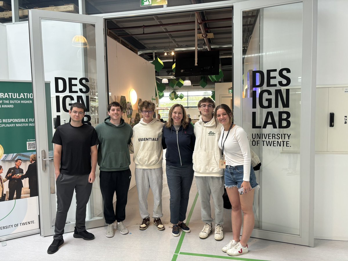 DohertyCenter's tweet image. Here is our UIF Elon cohort in Amsterdam last weekend at the Design Lab University of Twente! This was an amazing opportunity for these five students to meet other @uifellows from around the world. They got to participate in design thinking workshops, exercises, and activities!