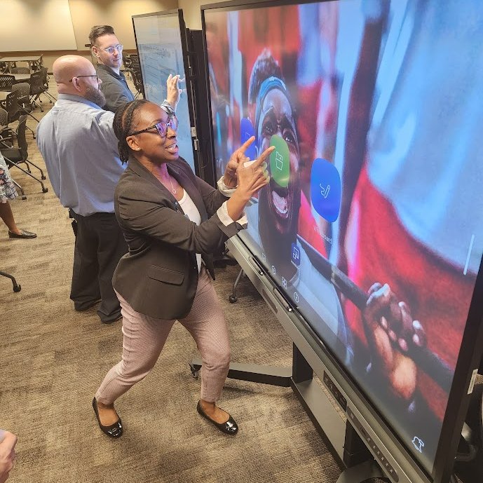 SISDInstTech's tweet image. New Additions at Teach Up Spring! 4 FRESH #BenQBoards have landed here to support #SpringISDProfessionalLearning, #InstructionalTechnologyIntegration, and #SpringISDBlendedLearning. Too much fun happening here! @SpringISD_Super @SISD_CoA @LatracyHarris @SpringISD @SISD_TheForce