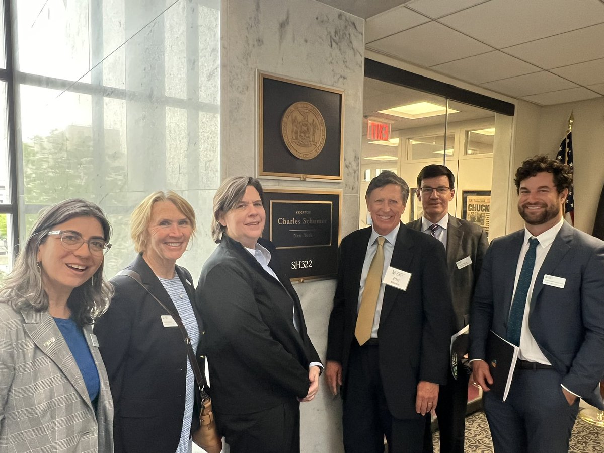 TPL advocates from #NY spent time visiting with @SenSchumer - We’re grateful for his support of the Long Island Greenway and QueensWay! #TPLAdvocacy #WeAreTPL