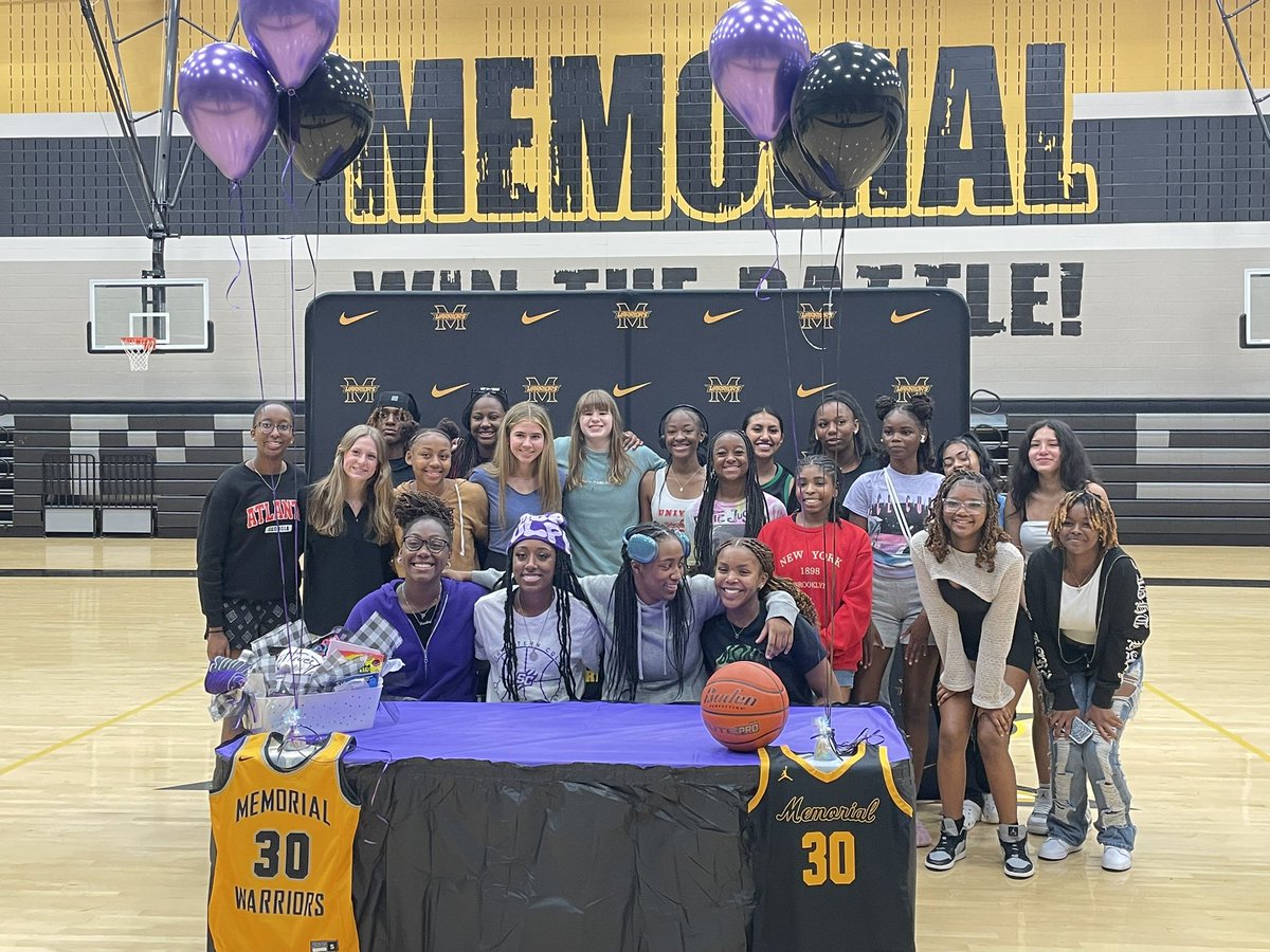 Congrats JJ on continuing your basketball career. We are so proud of you! 🖤💛💜