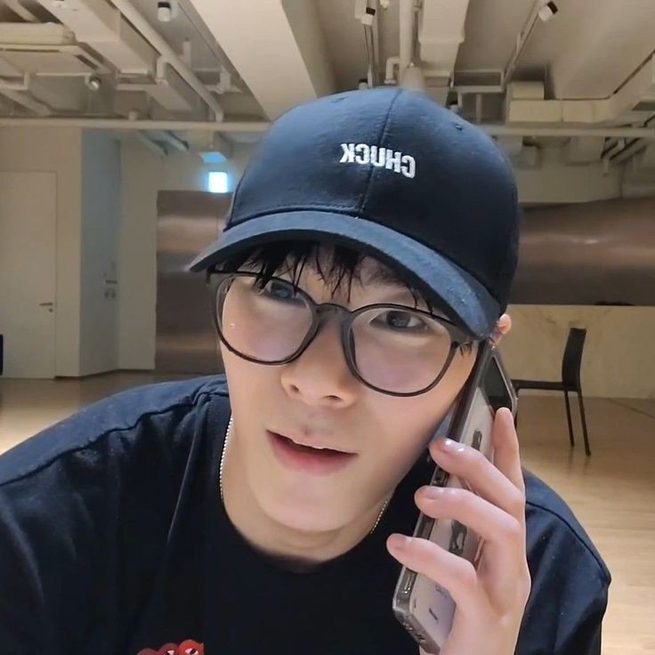 #LettersToMyMoon
I wasn't prepared for this. It's a goodbye I never wanted to say,a goodbye I never thought I'd have to say,but one I will refuse to say for the rest of my life.A year has passed,it's a truth that feels more real w each passing day,but one I'll never fully accept.