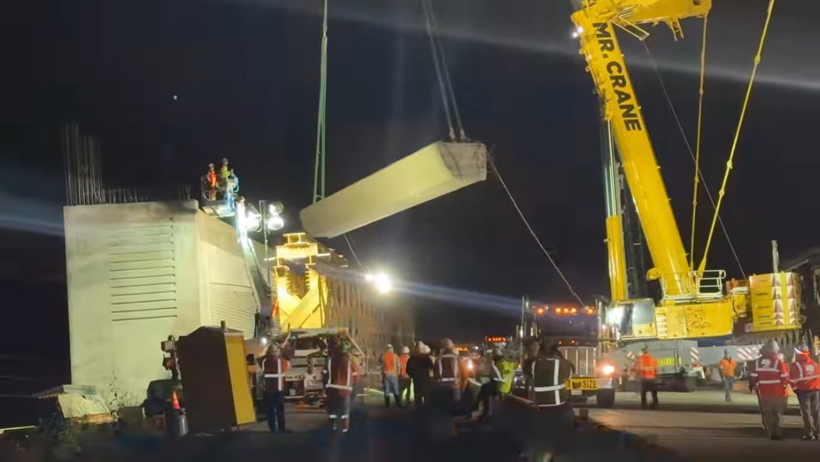 The first large concrete girder is hoisted into place last night spanning the 101 Freeway in Agoura where construction is intensifying on the @101wildcrossing Overnight traffic on one side of the freeway will remain shut down for the next month so. Photo courtesy @bethpratt