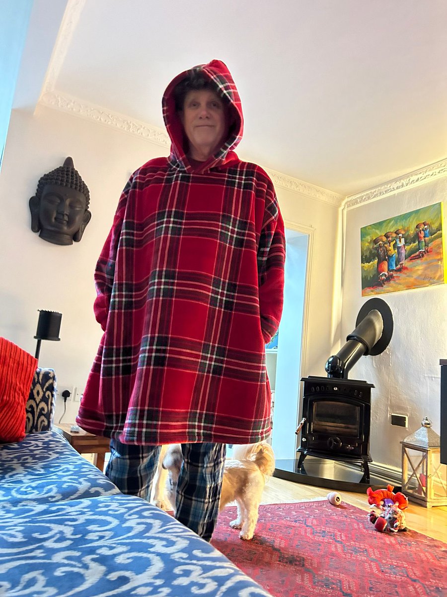 So how does a 61yr old neurodiverse man decompress from stressful day? Simple he puts on fluffy pjs and robs his wife’s snoody! Plus bladder was acting up today, oh the joys of having a radical prostatectomy & being one of the few with permanent incontinence #WillieLeaks #cancer