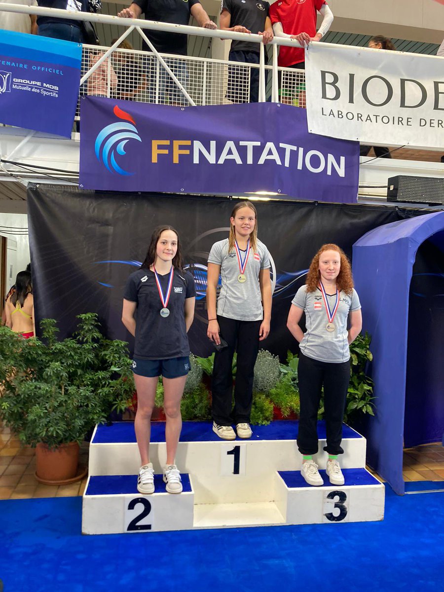 Félicitations à Lilou Sauzeau pour ses deux premières podium lors des championnats de France juniors à Chalon sur Saône sur le 800nl🥈 et le 400 4nages 🥉#ChampionnatsDeFrance #Natation #SNVersailles'