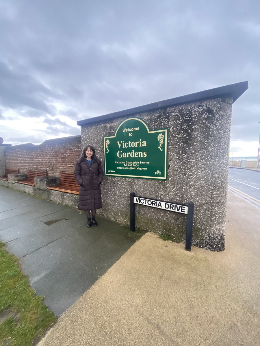 Earlier this week, Jenny engaged with residents near Victoria Gardens to address concerns about antisocial behavior. 🚨

In continuation, Wirral Police will be hosting a Police surgery this Friday at Morrisons West Kirby from 10:00 am to 12:00 pm. #WorkingAllYearRound