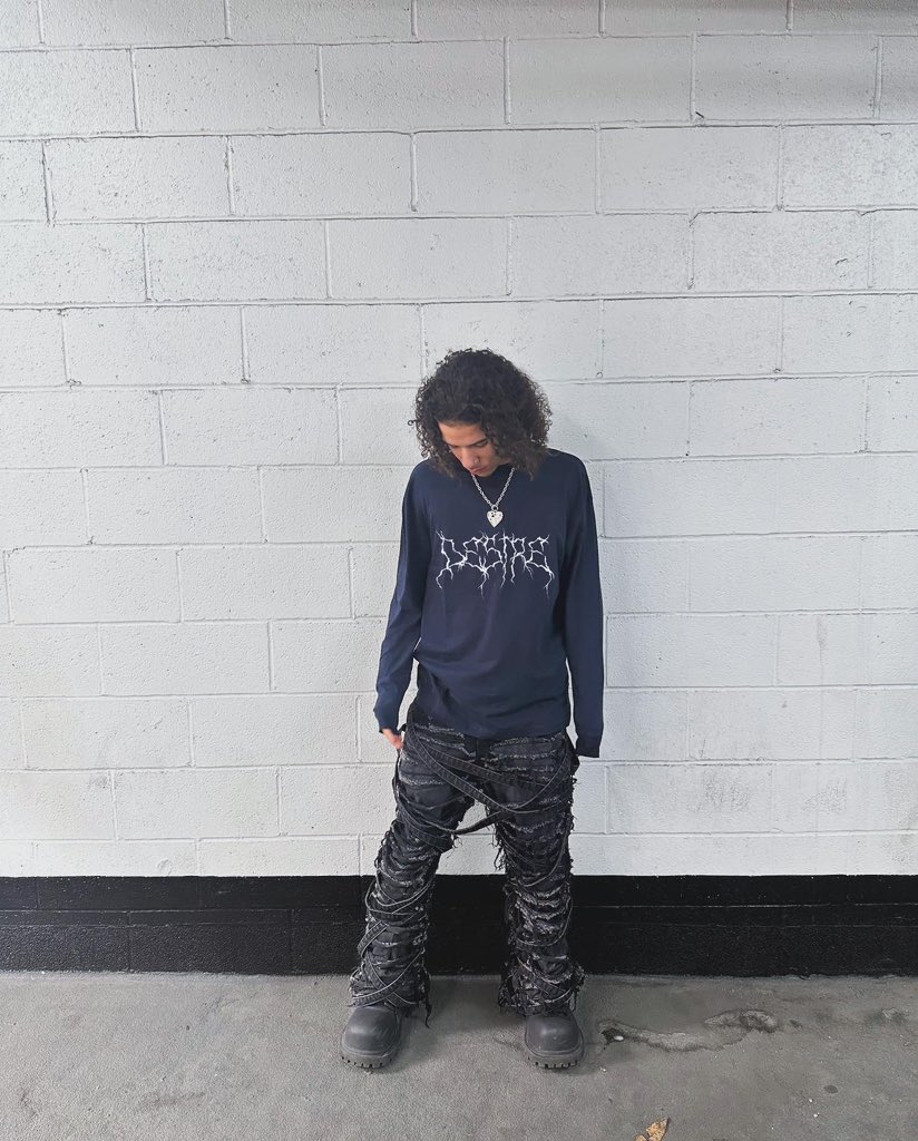 desire4evr's tweet image. LOGO COLLECTION 
CHAINS RESTOCKING
4/22