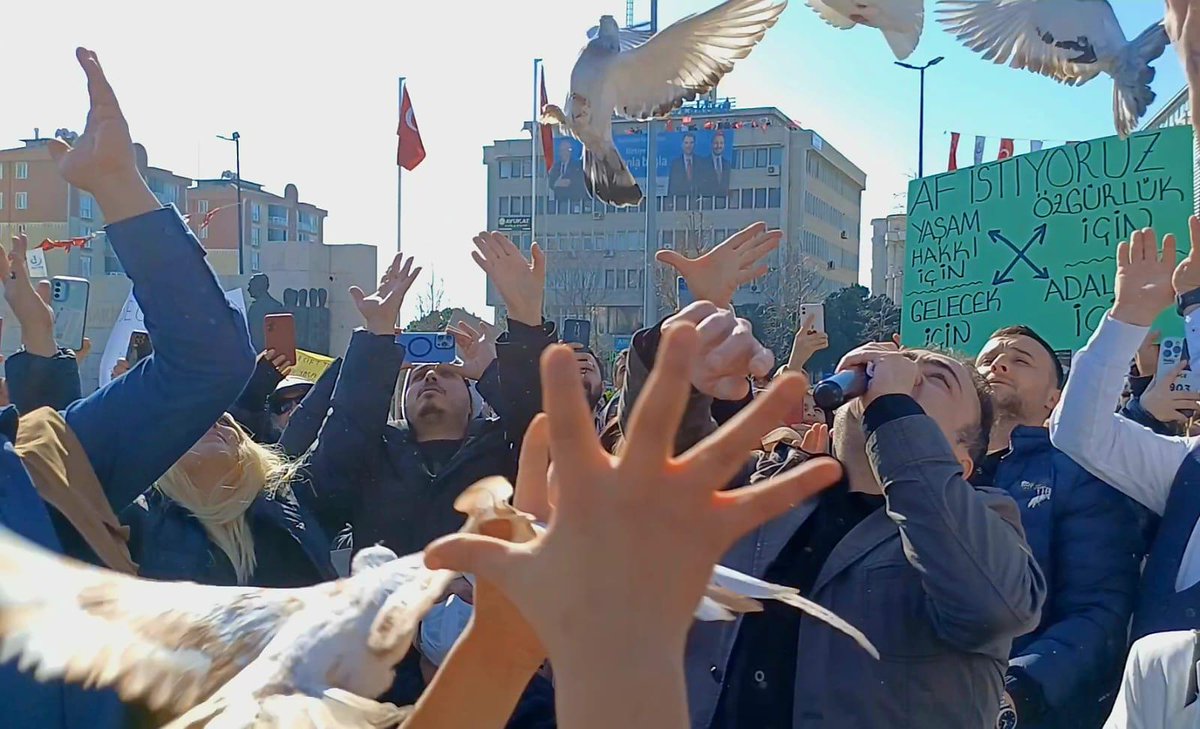 zgrlk81699869's tweet photo. #SnErdoğanSnÖzgürÖzel
#HalkınBeklentisiAf

bu ülkede adaleti sağlamak bu kadar zor olmamaliydı milyonlarin haykırışlarına kulak tıkamamalıydı bizler devletimizden Af istiyorAf bekliyoruz 🕊️ https://t.co/j5Gab2QADz