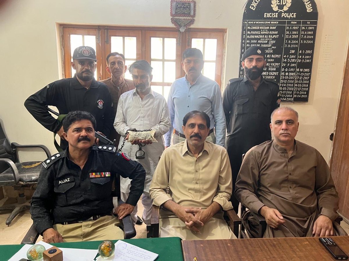 sharjeelinam's tweet image. Excise and Narcotics department successfully arrested Crystal and Ice suppliers in hyderabad. Culprits are involved in providing narcotics in educational institutions. Action against #Narcotics will continue to save our generations. #NarcoticsCrackdown