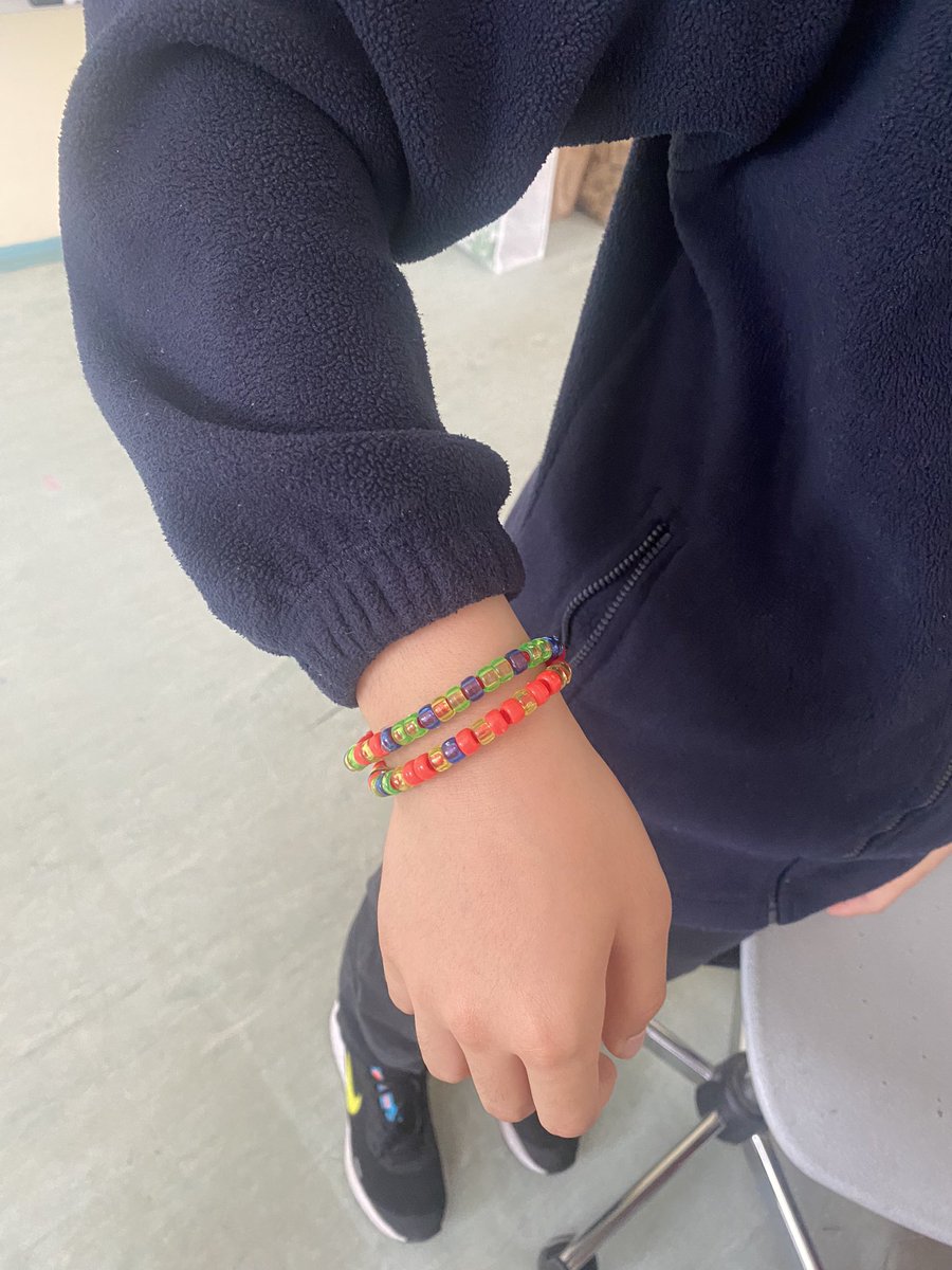 Having started our new topic: Evolve and Grow, we learnt about DNA and how they are the building blocks for living things. We made DNA bracelets of different species 🧬 #science #evolution #education