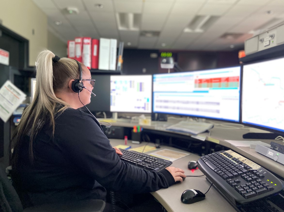 There are 23 dispatchers at the #Renfrew CACC. They are more than a lifeline to people in an emergency, they are the first calm and steady voice they hear. Thank you to this incredible team! #Dispatchers #NationalPublicSafetyTelecommunicationsWeek #April14to20@RenfrewCounty