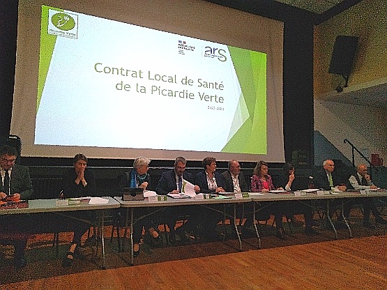 6⃣0⃣ | Signature du contrat local de santé de la Picardie Verte. 4 orientations pour le territoire.
➡️la santé mentale
👩‍⚕️l’attractivité du territoire pour les professionnels de santé
➡️le parcours de santé des plus fragiles
🌳un environnement favorable à la santé