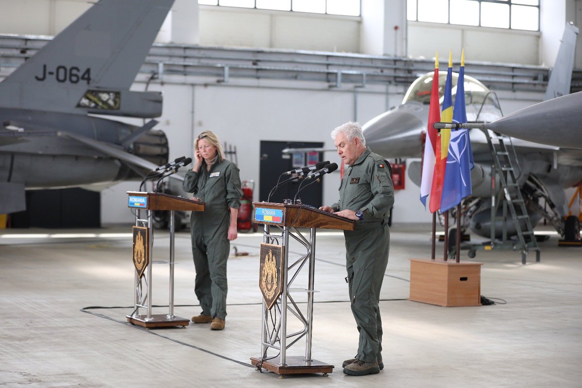 Productive discussions with @DefensieMin at Fetești Air Base. The arrival of 3 new F16s enhances our military training and deepens our security collaboration. 🇷🇴🇳🇱 Together, we are committed to bolstering the stability and security of the Black Sea region. #StrongerTogether #NATO