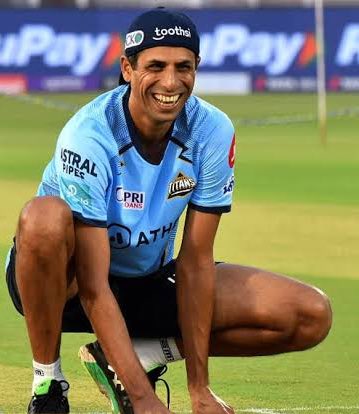 Waiting for Ashish Nehra Batting Now🏏 #DCvsGT #IPL2024 #GTvDC