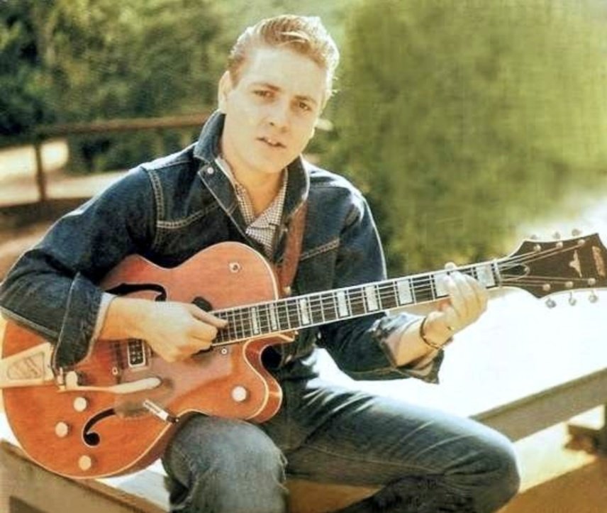 Today marks the 64th anniversary of the tragic passing of legendary rock and roll singer songwriter and guitarist Eddie Cochran, at the age of 21. 🌹