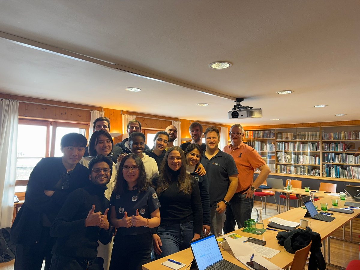 Imaging Tumor Senescence breakout group at the Werner Siemens Imaging Center (WSIC) off-site retreat in Obergurgl, Austria. We stand for diversity: 14 researcher, 6 female, 11 nations! It’s fun to work with you folks!