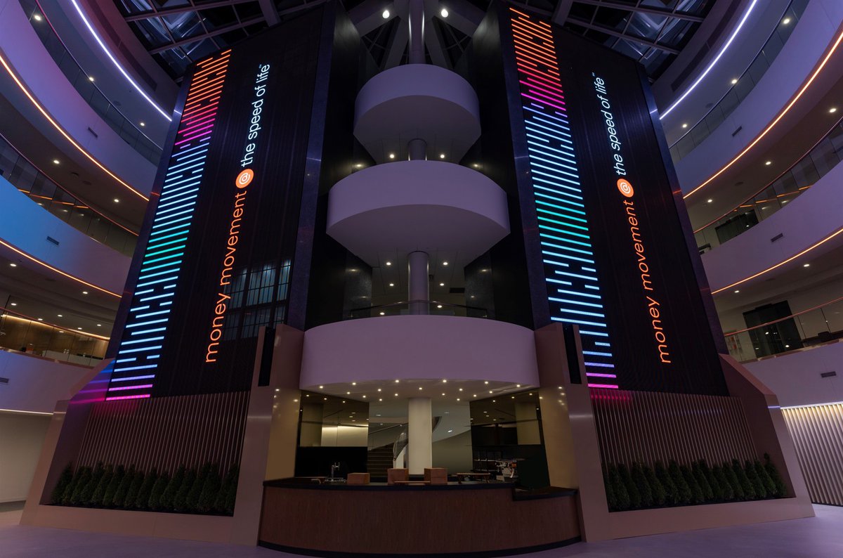 NanoLumens's tweet image. Don't settle for average - go for extraordinary! 🌟 Nanolumens teams up with top AV integrators to bring your business breathtaking experiences that will elevate your communication and productivity. Upgrade to our state-of-the-art LED technology now. #AVIntegration #WeareLED