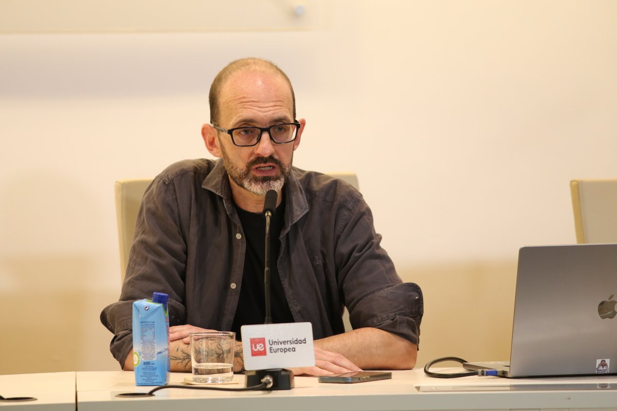 joaquin_perez's tweet photo. José Vilar, director creativo de @Yslandia ha presentado algunas experiencias con tecnologías en desarrollo e Inteligencia Artificial.  @Universidad Europea (@ueuropea) #30SCM #PublicidadUE   #MarketingUE https://t.co/oeGlkKMSvC