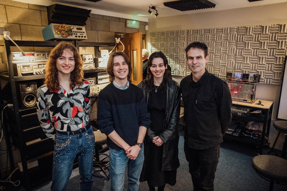 UL has launched its new world-class electronic music studio A first in Ireland, the studio is packed with analogue & digital instruments, enhancing the existing recording studios and 36-channel spatial audio environment ul.ie/news/universit… #StudyAtUL #HomeOfFirsts