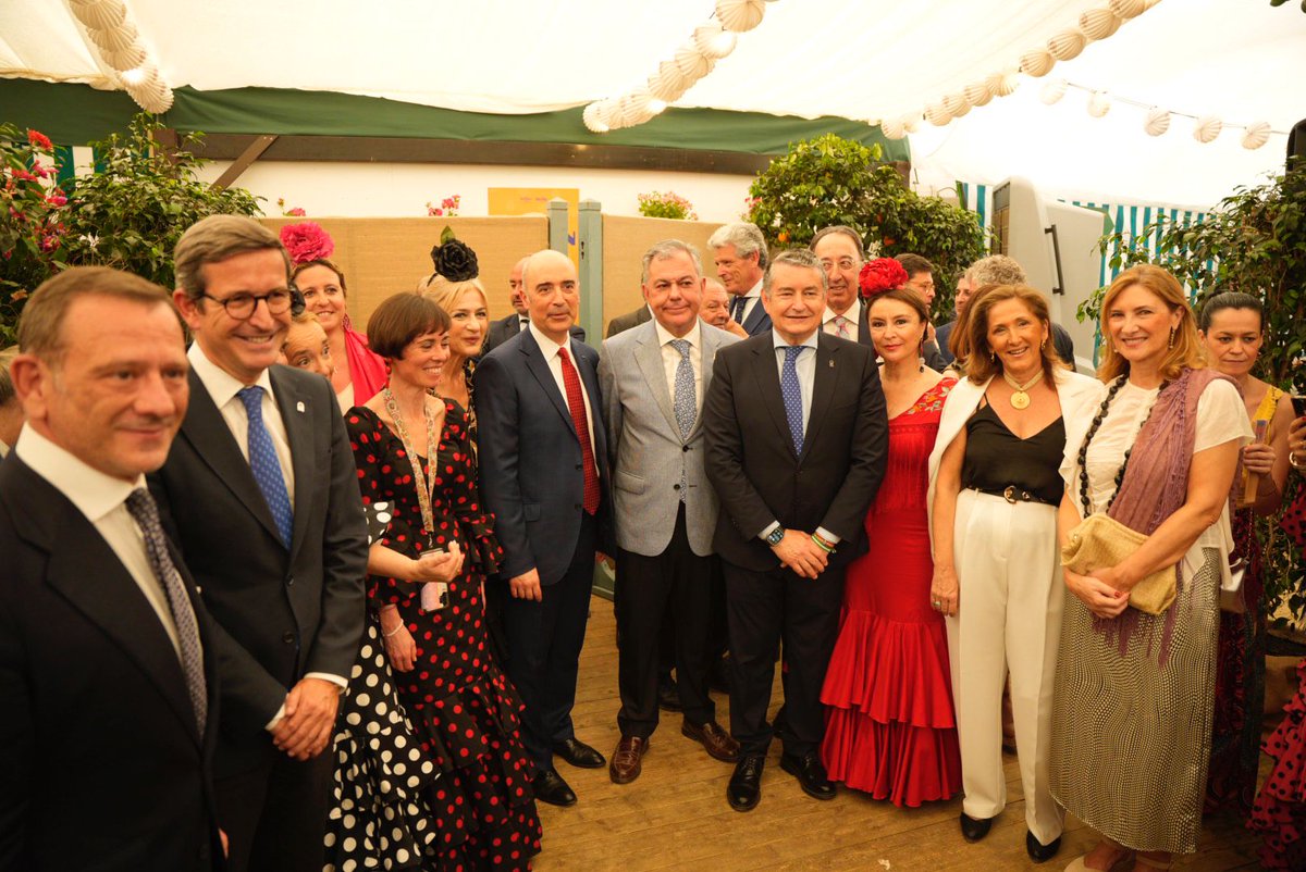 Ambiente festivo y buena compañía en la #FeriadeAbril2024 de #Sevilla. Agradecemos a @Ayto_Sevilla, RadioSevilla y @airbuspor recibirnos en sus casetas con tanto cariño. Os animamos a vivir y disfrutar cada momento con alegría y responsabilidad.