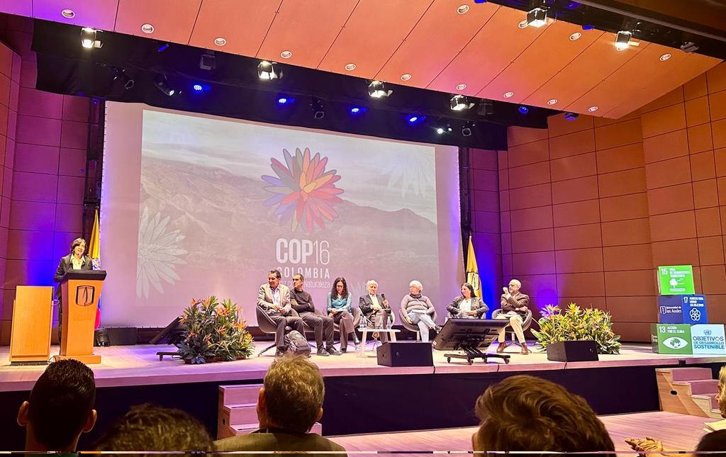 theamazonwewant's tweet photo. 🔵#EventosSPA
En este momento nos acompaña la Ministra de Ambiente y Desarrollo Sostenible de Colombia, @susanamuhamad como parte de nuestro Diálogo sobre #LaAmazoníaQueQueremos.

#PazConLaNaturaleza https://t.co/G333DmfLtk
