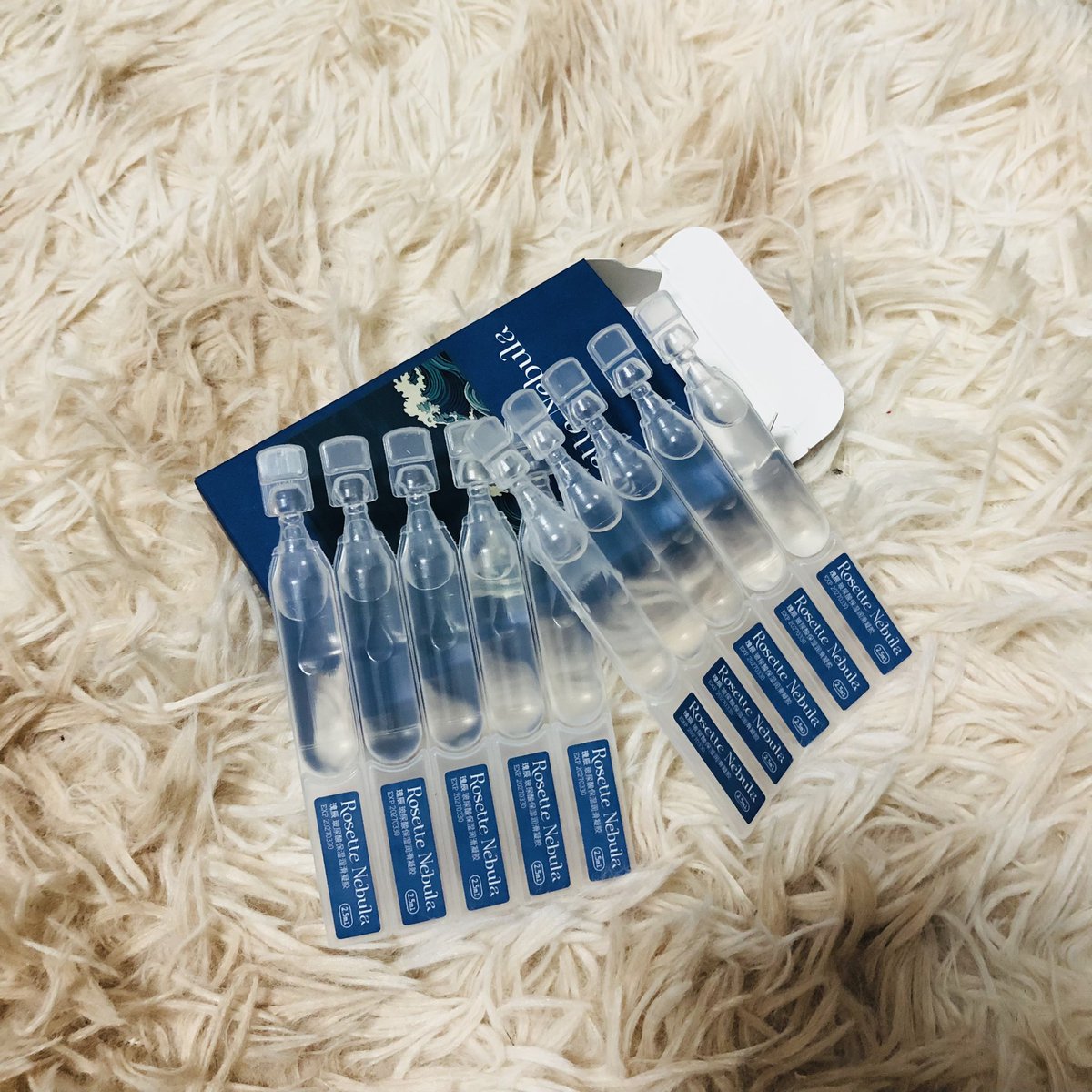 这是一条瑰辰指套的测评
诚意满满地寄了三盒指套一盒润滑剂

我们家现有润滑剂蛮多（虽然很少用），但他们润滑剂次抛样式还挺别致的

指套：撕开第一感受是超级润，上手不是那种会不舒服的粘腻
也不会勒的很紧在手指上留下不舒服的戒痕

总体初体验很好！
重新发这条测评的时候已经快用光了……