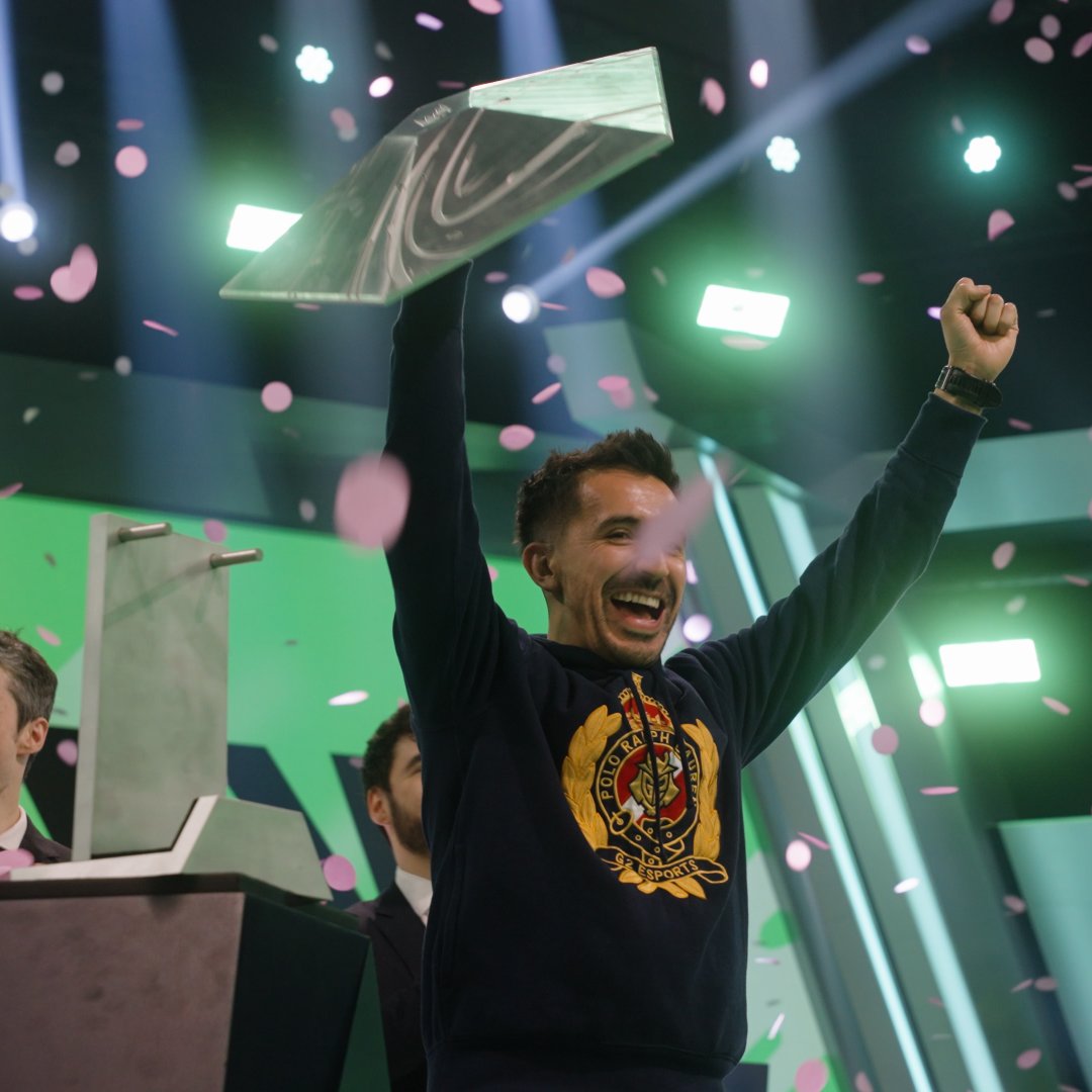 AGONbyAOC's tweet photo. Raise the trophy high, champions of the rift 🏆💪
Huge congrats to @G2League for claiming the @LEC Spring Finals championship!
#G2ARMY #LECSpring #leagueoflegends #esports #gaming https://t.co/Byp4xcedSG