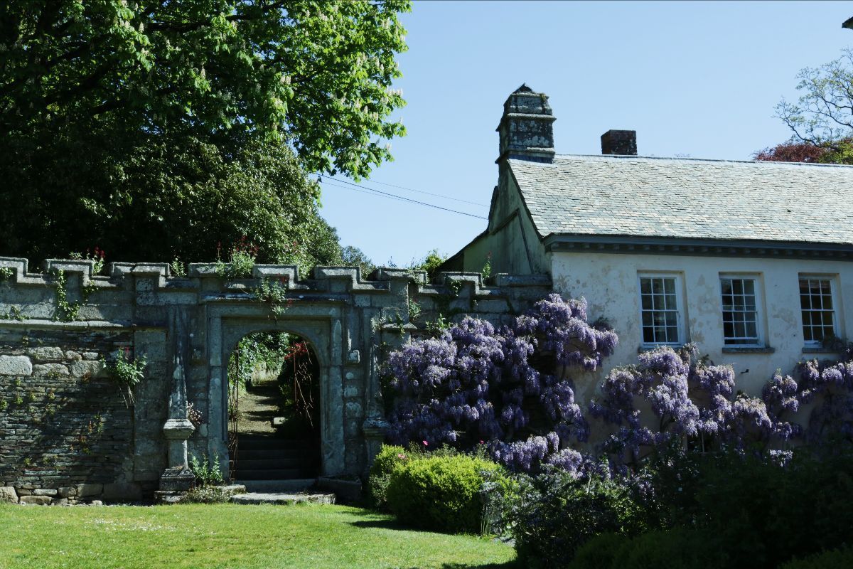 Our second open garden event is happening this weekend!🌸 Join us at lovely Lavethan Manor on Sunday 21 April, 2-5pm as this stunning Cornish manor house located near Bodmin opens its private gardens in aid of Cornwall Wildlife Trust.🌳 Find out more 👉 buff.ly/442CVlQ