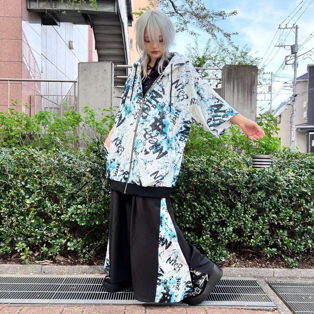 NieR_tokyo's tweet photo. 🎁本日〆切プレゼント企画🎁

当店オリジナルコーデセットを

🎁3名様にプレゼント🎁

◼応募方法
フォロー(@NieR_tokyo) &amp; RT
◼締切〆  本日24時

ユニセックスアイテムです🐰

※鍵垢の方も対象内です。

是非ご参加ください🙇‍♂️🙇‍♀️ https://t.co/FFaKzxi7OX
