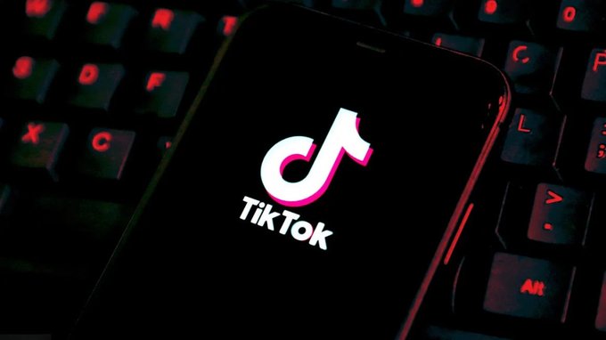 RSF is concerned about the blocking of #TikTok in #Kyrgyzstan. Under the pretext of protecting minors, this decision restricts the right to information online. RSF calls on the government to lift this arbitrary blocking and define a clear legal framework to regulate platforms.