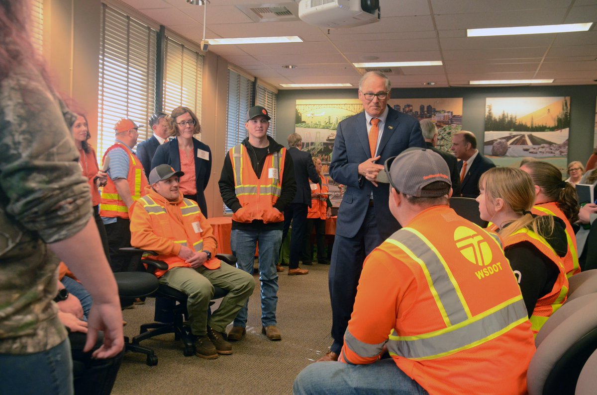 National Go Orange Day honors the heroes working on our state’s transportation system. Road crews are spouses, parents and siblings – and all deserve to go home at the end of their shift. Please wear orange today for awareness of @WSDOT and all road crews. #Orange4Safety #NWZAW