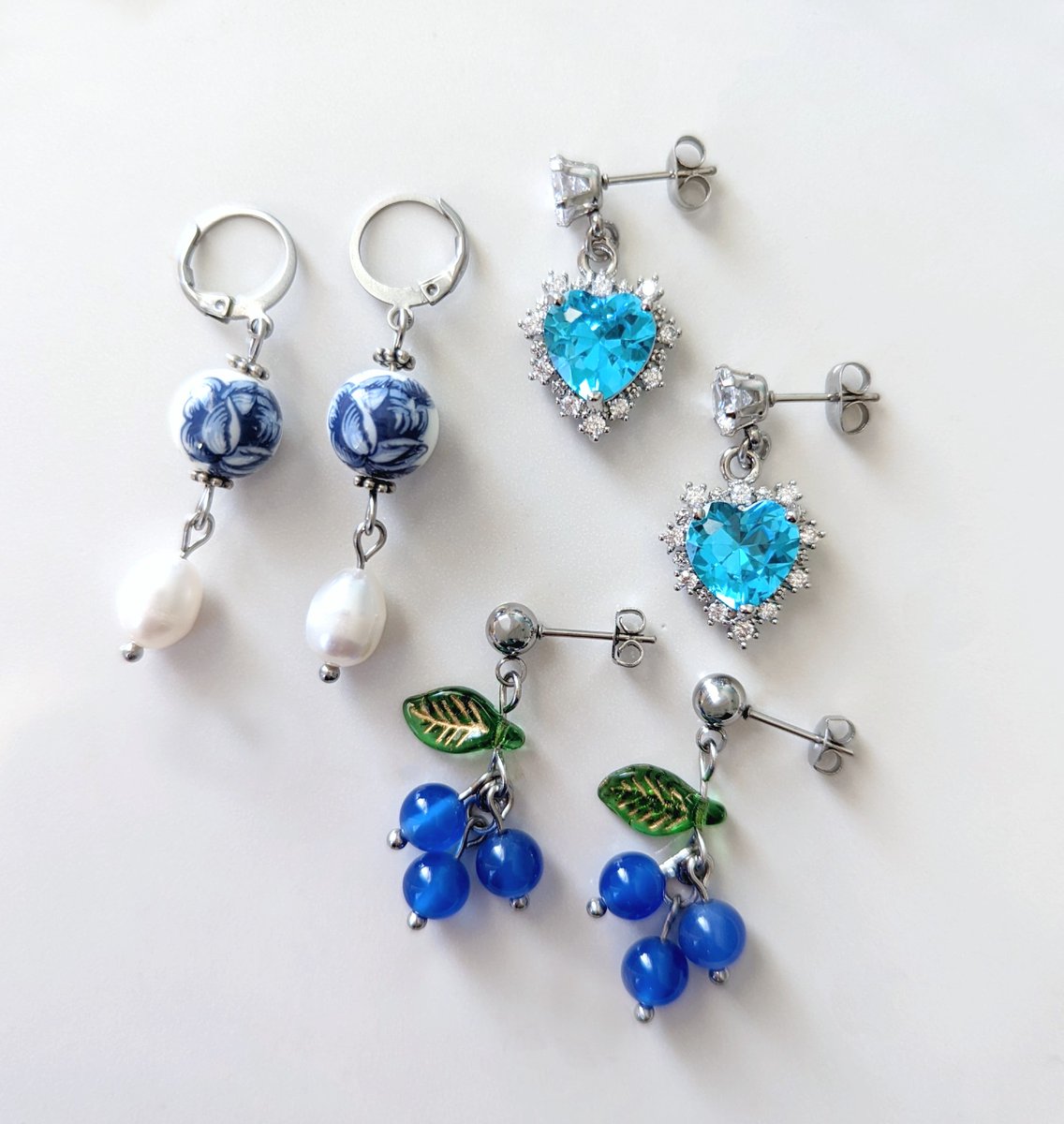 Blue & White Floral Earrings 🤍