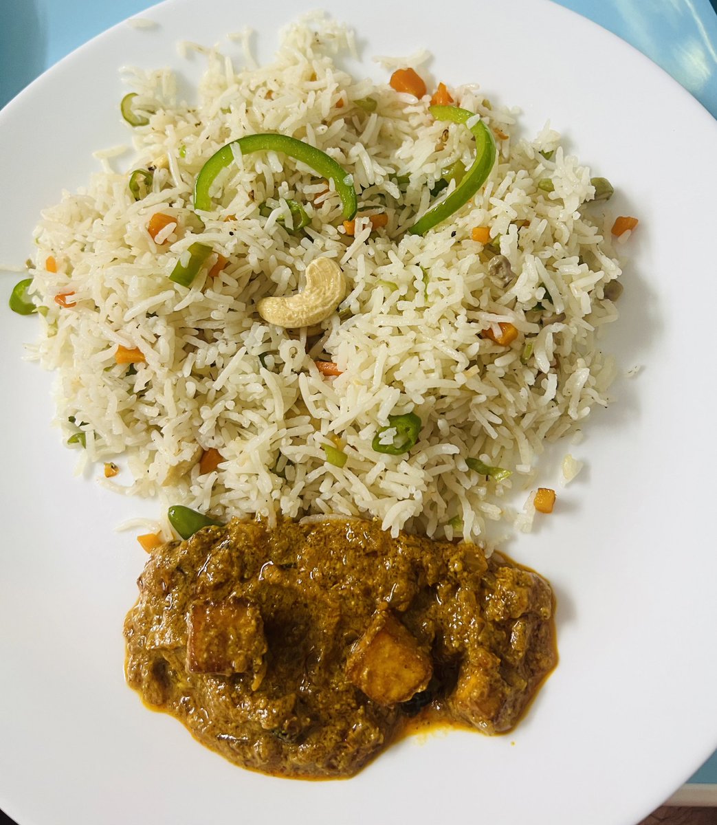 #Dinner : Dedicating today’s dinner to all vegetarians 🥳🥳 ** Veg fried rice ** Paneer Curry #HappyShriRamNavami #Food #RJY