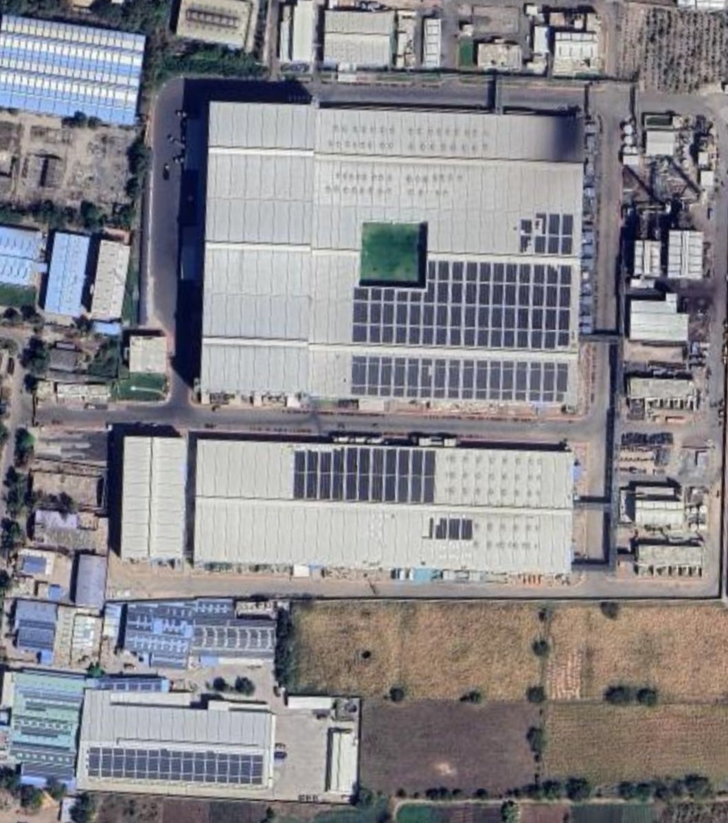 Factories of Maharashtra #Fo_MH

Balkrishna Industries Ltd.
Tyres ( BKT )

MIDC Waluj, Chhatrapati Sambhajinagar

Land Area : 22 acres
Investment : 450 Cr
Annual Capacity : 30,000 MT

BKT has two plants in Waluj MIDC. The first was set up in 1987 and the second New plant in 2021