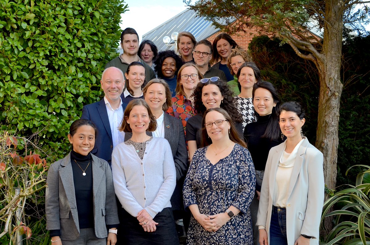 Looking for a summer internship that promotes #climateaction? Contribute to our work to accelerate the #netzero transition. Up to 10 positions for undergrads &amp; postgrads: bit.ly/4aCHLc9
<a href="/Hughes_Hall/">Hughes Hall</a> @CGI <a href="/CambridgeZero/">Cambridge Zero</a> 
#climategovernance #lawforclimateaction