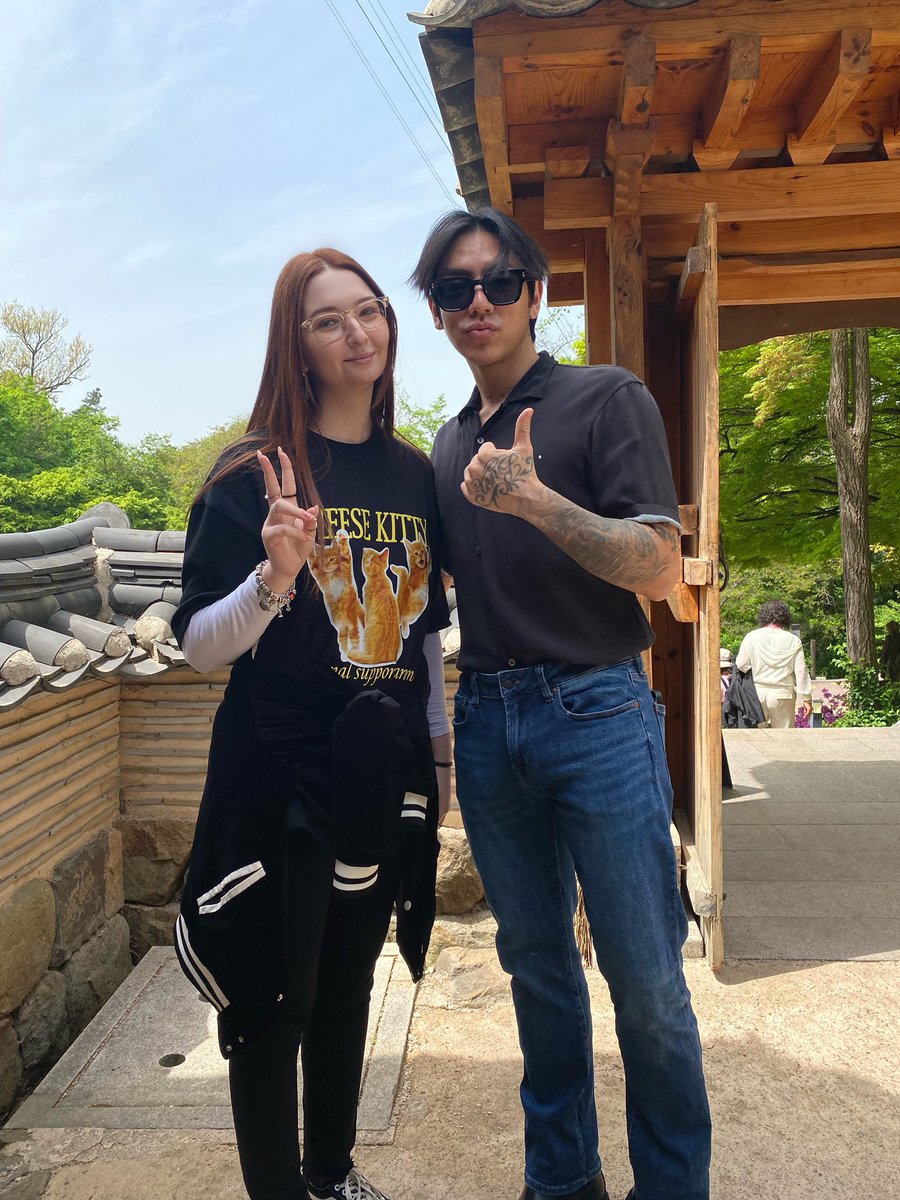 Deleon__Alexa's tweet photo. today was my happiest day,as I accidentally met my most beloved,talented,wonderful man, @DPRIAN_  he was very kind and comforted me. I'm so happy that I feel like I'm dreaming. Thank you so much Ian, I love you🖤I will always support you, you are my inspiration #dprian https://t.co/t5WW3zrQaM