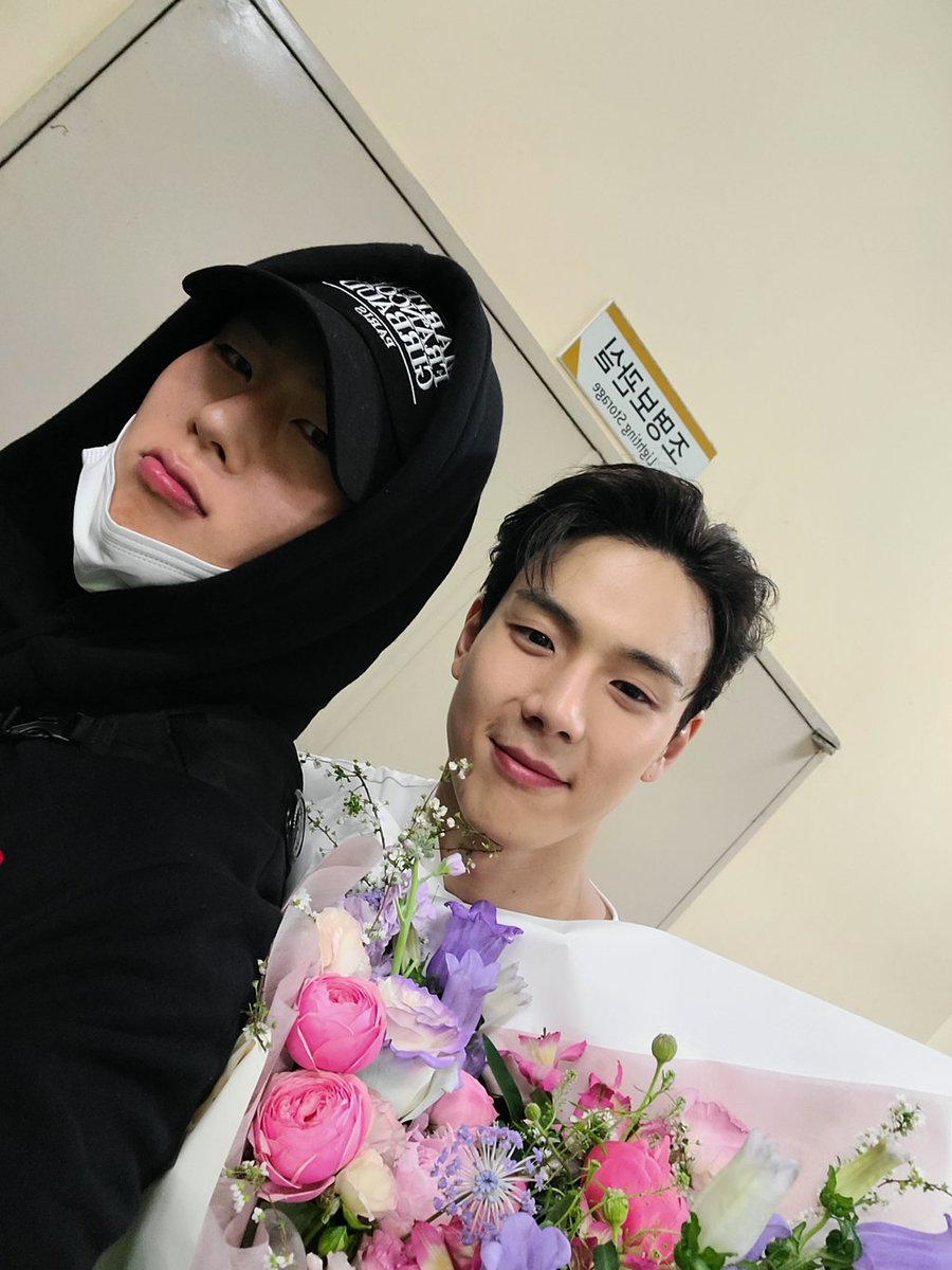 240417 - shownu and jooheon at fancafe #셔누 #SHOWNU #주헌 #JOOHONEY