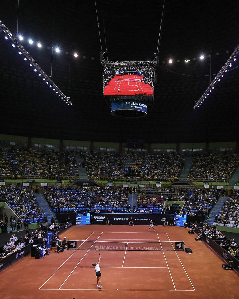 BJKCup's tweet photo. 🚨 Attendance RECORD!

The 2024 Billie Jean King Cup Qualifier between Brazil and Germany at Ginasio do Ibirapuera in Sao Paulo drew 8,050 fans on day two, setting a new single-day attendance record. 

Across both days, a total of 14,940 spectators attended, marking a new high for the competition!