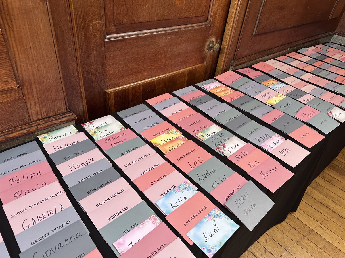 MinervaUni's tweet photo. Closing off the semester in #London with #Continuum!

Minervans enjoyed a delicious tea time before taking part in a traditional #UK "pub quiz" inspired by their time in London. Performances closed up the night, from music and dance to a fun-filled drag show. #MilestoneEvents https://t.co/BUY9AHuIWM
