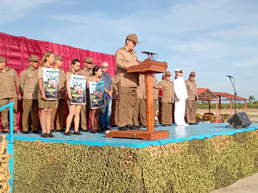 El 17 de abril se eligió como fecha de la fundación de la DAAFAR porque ese día de 1961, fueron las primeras acciones conjuntas de la fuerza aérea y la artillería, escenario donde se derribaron nueve aviones y se hun­dieron barcazas enemigas.
FELICIDADES 
#GirónDeVictorias