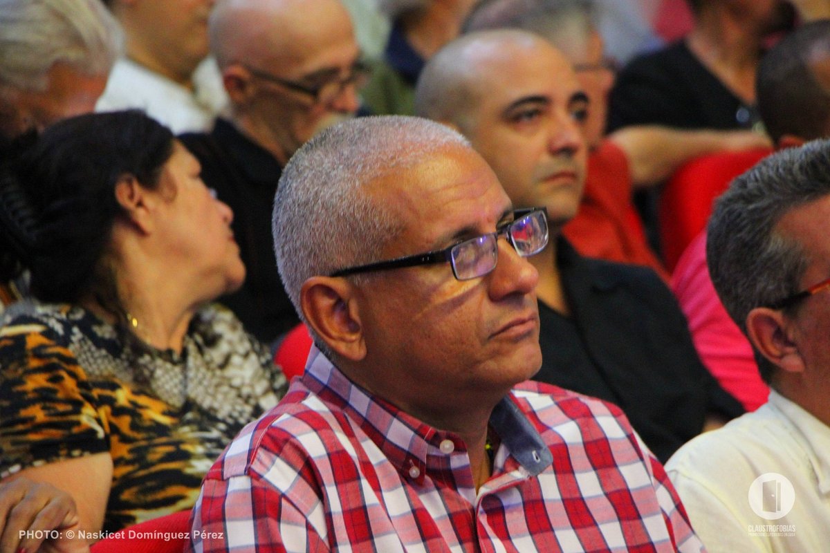 uneacstgo1's tweet photo. Momentos en la Asamblea de Balance del Comité Provincial de la UNEAC en Santiago de Cuba en el Cine Rialto. 
📸 Naskicet Dominguez Perez

#AsambleaDeBalance
#XCongresoUneac 
#LaCulturaEsLaPatria https://t.co/1fapv2I0m2