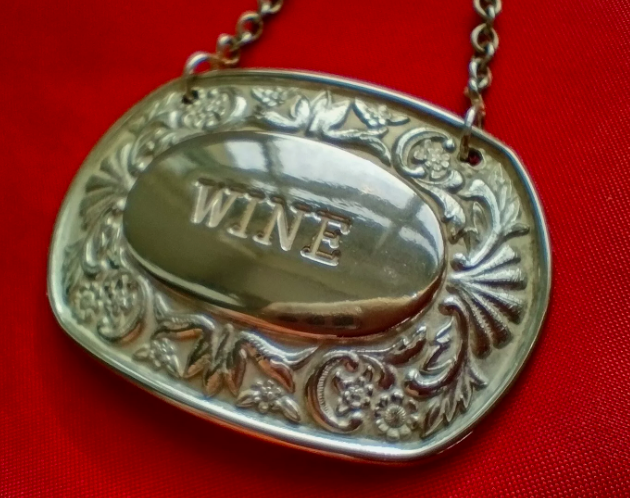 ebay.co.uk/itm/1560882889…

Vintage WINE Decanter LABEL Made in England IANTHE Silver plated UK seller

#somelier #wine #Ianthe #drinks #Bar #English #gifts #vintage #interior #collector #homedecor #4boyfriend #Presents #Birthday #Mancavers #mothersdaygift