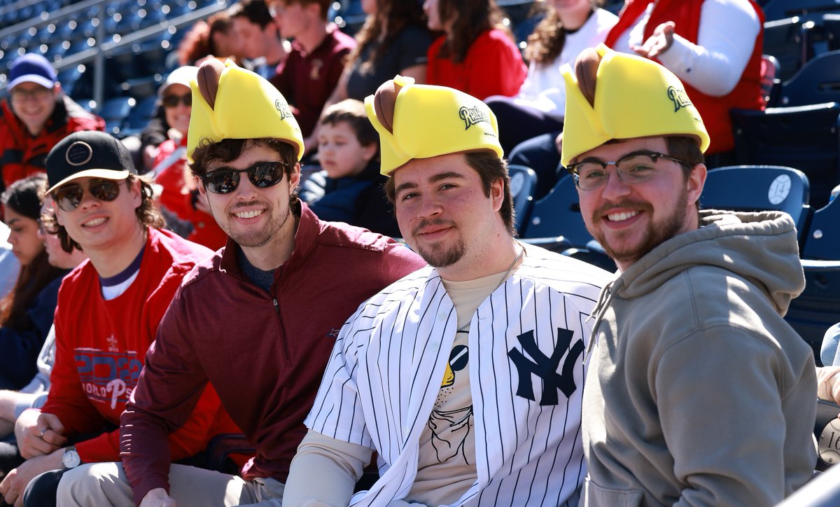 Our Waggin' Wednesday mood 🌭 Rock your hot dog helmets, enjoy $2 @Sahlens hot dogs, and bring your four-legged friends out to the ballpark! Gates open at 5:30 P.M. 🎟️ Tickets: loom.ly/G7gctRw *Dogs are only allowed in our lawn and bleacher seats.